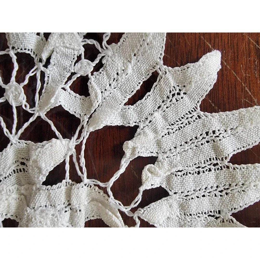 Vintage Handmade Cotton Needle Lace Table Runner